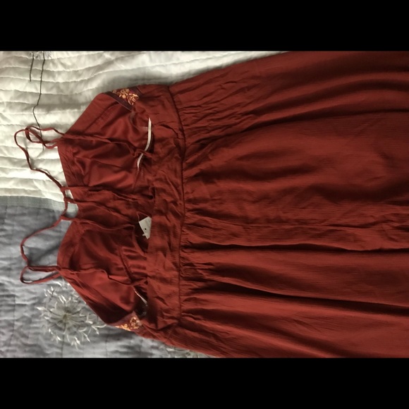 New red sundress - Picture 2 of 3